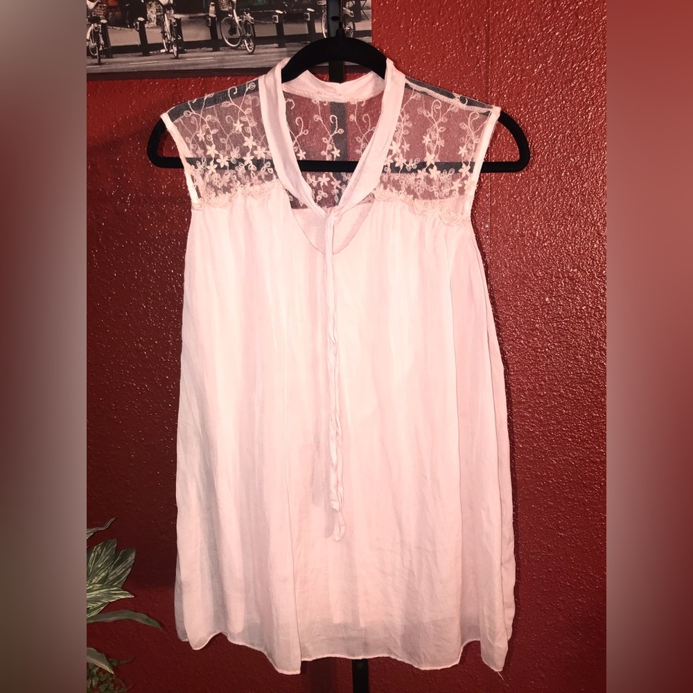 Pink sleeveless top. Large.